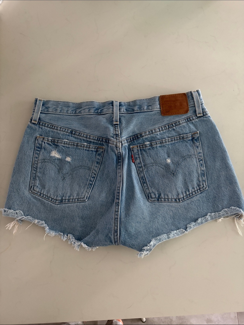 Levis 501 Original High Rise Distressed Denim Shorts Medium Wash Blue size 30 - Picture 4 of 10